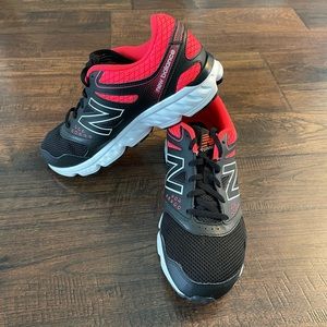 Never worn- New Balance 675V2 sneakers